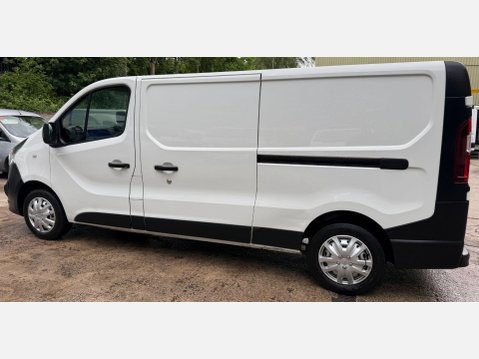 Vauxhall Vivaro 1.6 CDTi 2900 BiTurbo Panel Van 5dr Diesel Manual L2 H1 Euro 6 (s/s) (125 p 13