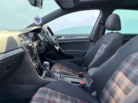 Volkswagen Golf 2.0 Golf GTi Performance TSi Semi-Auto 5dr 63