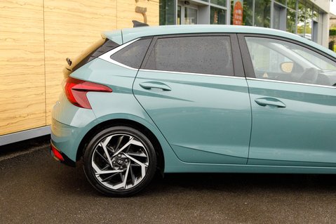 Hyundai i20 T-GDI PREMIUM MHEV 7
