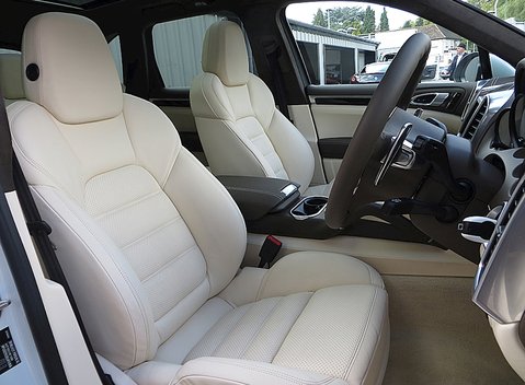 Porsche Cayenne GTS 11