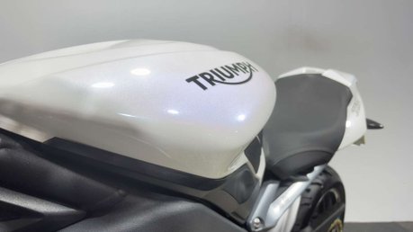 Triumph Street Triple 2016 66 plate 13k new MOT serviced quickshifter and exhaust 14