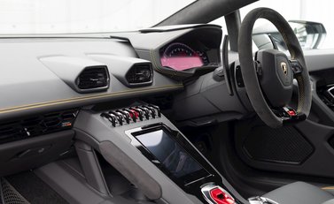 Lamborghini Huracan LP610-2 EVO RWD 14