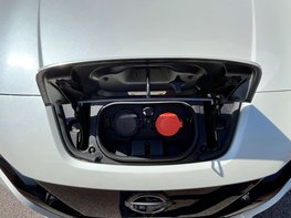 Nissan LEAF Leaf Tekna Electric 110kw, 39kwh (Automatic) 77