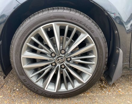 Toyota Avensis 1.8 Avensis Excel Valvematic CVT 5dr 14