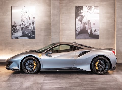Ferrari 488 Pista 2
