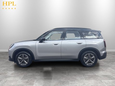 Mini Countryman 1.5C MHEV Classic SUV 5dr Petrol Hybrid Auto Euro 6 (s/s) (170 ps) 4