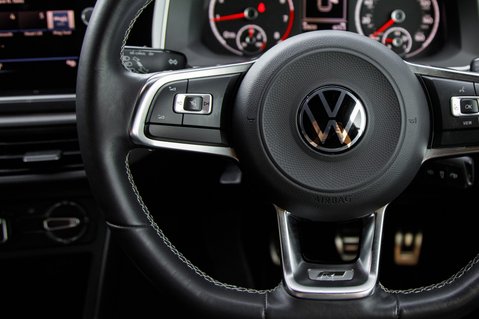 Volkswagen Polo R-LINE TSI 19