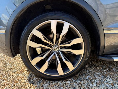 Volkswagen Tiguan 2.0 TDI R-Line 4Motion Euro 6 (s/s) 5dr 16