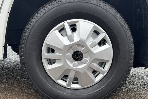 Peugeot Boxer 165ps BlueHDi 335 Drop & Go Low Floor Traffic Management - Toolbox 27