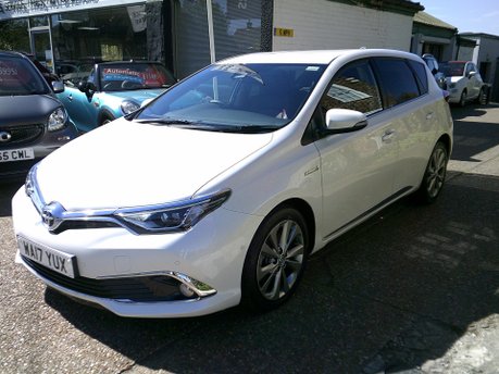 Toyota Auris VVT-I EXCEL TSS ONLY 32,000 MILES FROM NEW 12