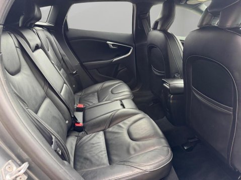 Volvo V40 1.5 T2 R-Design Edition Auto Euro 6 (s/s) 5dr 33