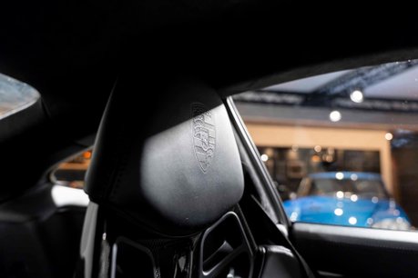 Porsche 911 GT3 TOURING. 1 OF 47 RHD CARS IN THE UK. 1 OF 4 IN CRAYON. HOUNDSTOOTH INTERIOR 25