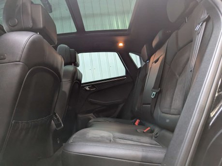 Porsche Macan 2.0 Macan Semi-Auto 4WD 5dr 66