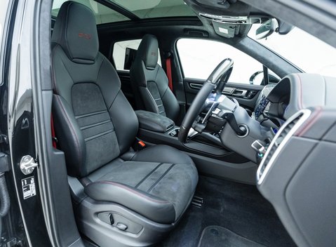 Porsche Cayenne GTS 9