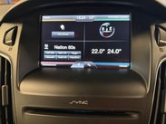 Ford Focus 1.0T EcoBoost Titanium Euro 6 (s/s) 5dr 29