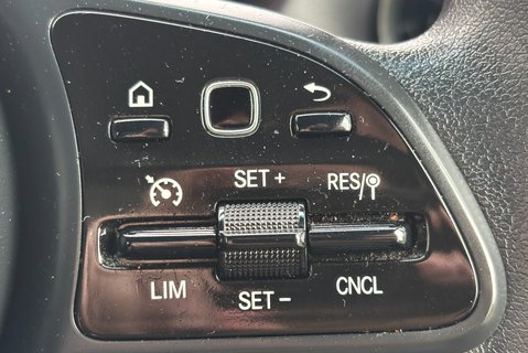 Mercedes-Benz Sprinter 315 Cdi Progressive Luton with Tail Lift 25