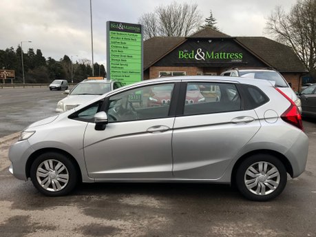 Honda Jazz I-VTEC S 5 door petrol manual, 35,000m, 2 owners, £35 tax, ULEZ compliant 5