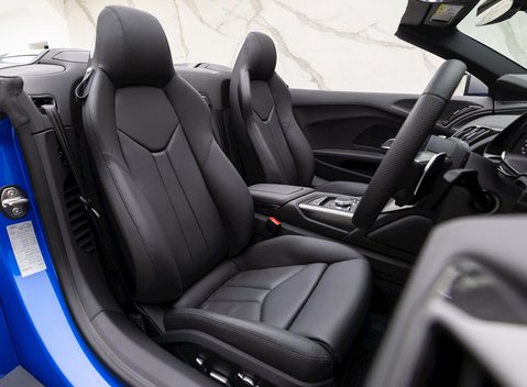 Audi R8 V10 Spyder Performance Quattro 12