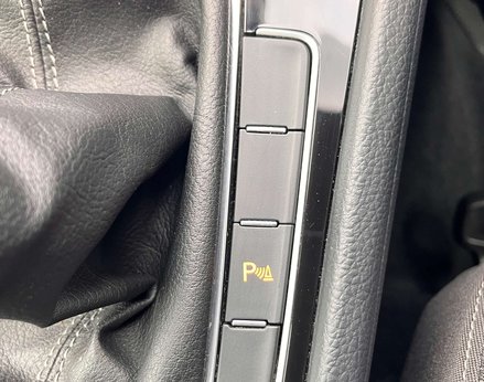 Volkswagen Golf 2.0 Golf R TSi 4WD 5dr 62