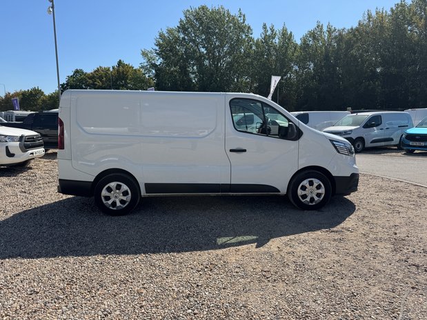 Renault Trafic AUTO SWB L1H1 Low Roof Business SL29 Air Con Sensors EURO 6 5