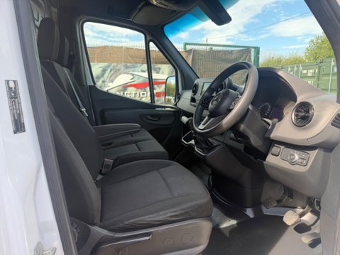 Mercedes-Benz Sprinter 2.0 315 CDI Progressive RWD L3 H2 Euro 6 (s/s) 5dr 9