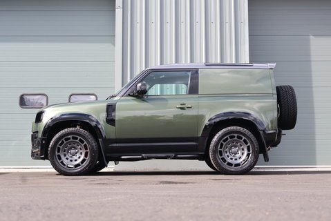 Land Rover Defender 90 BRAND NEW HARD TOP X-DYNAMIC SE STYLED BY SEEKER  4