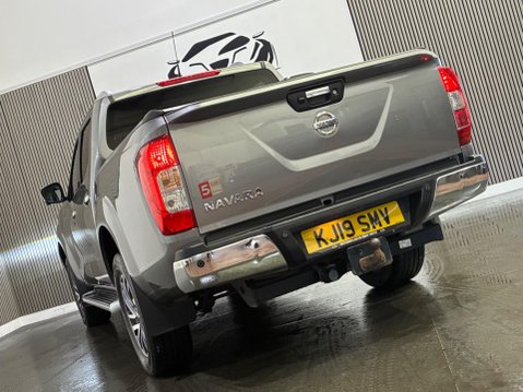 Nissan Navara 2.3 dCi Tekna 4WD Euro 6 (s/s) 4dr 19