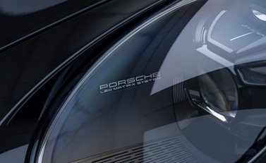Porsche 911 GT3 TOURING (992) 38