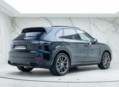 Porsche Cayenne V6 E-Hybrid PLATINUM EDITION 3