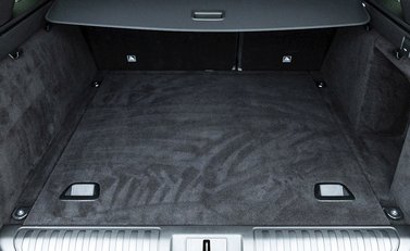 Land Rover Range Rover Sport 5.0 SVR Carbon Edition 38