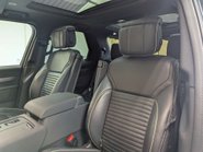 Land Rover Discovery 3.0 Discovery R-Dynamic HSE MHEV Auto 4WD 5dr 38
