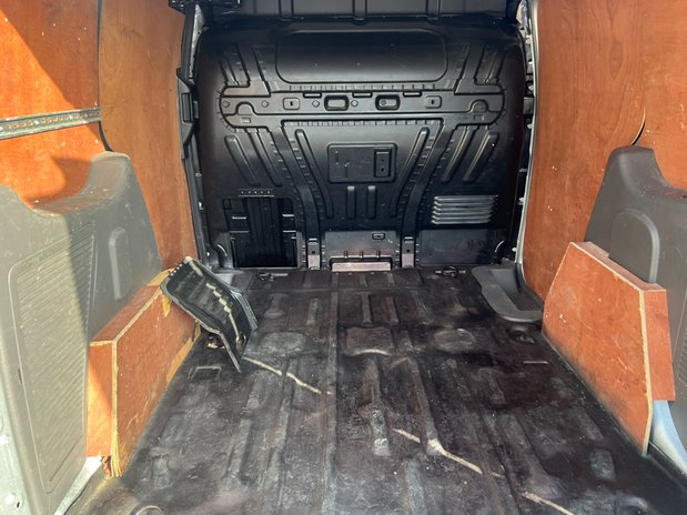 Ford Transit Connect AUTO SWB L1H1 Limited 200 Air Con Alloys Sensors EURO 6 NO VAT 9
