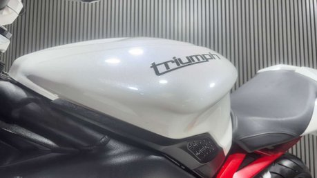 Triumph Street Triple R 2013 13K EXCELLENT CONDITION NEW MOT 675CC TRIPLE 43