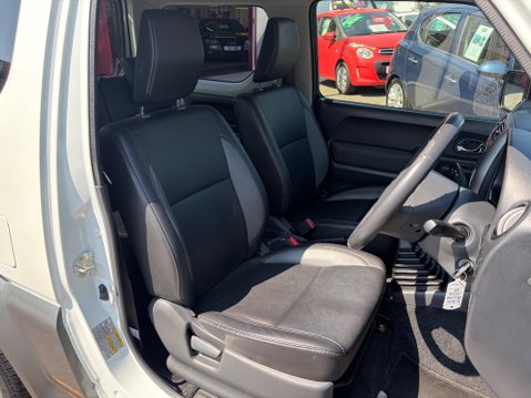Suzuki Jimny 1.3 ADVENTURE 4X4 3