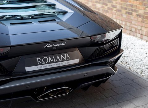 Lamborghini Aventador S LP740-4 28