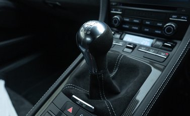 Porsche Cayman GT4 (718) 18