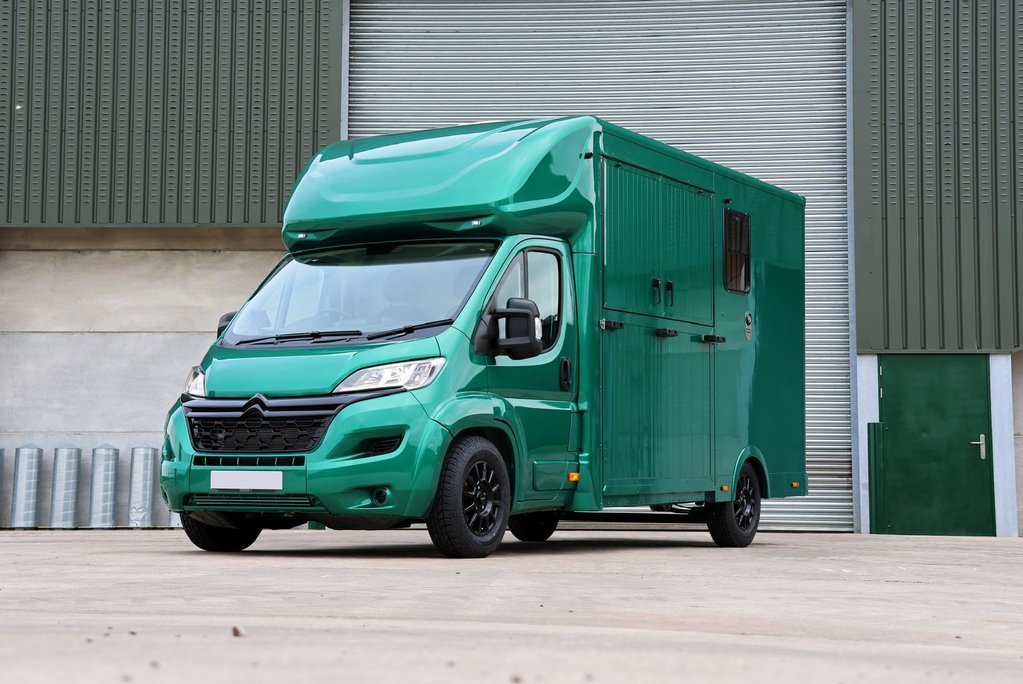 Citroen Relay Brand new 4.5 ton horse box pre reg delivery miles ready to go  17
