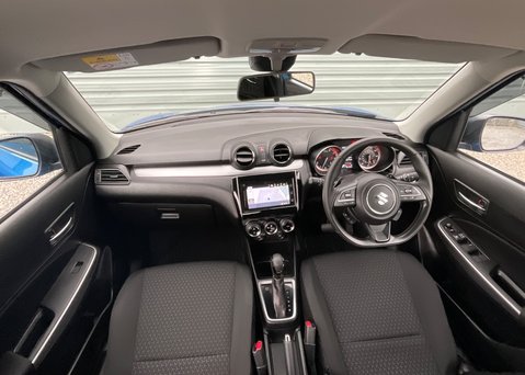 Suzuki Swift SZ5 DUALJET MHEV 13