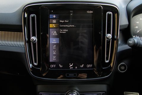 Volvo XC40 B4 R-DESIGN PRO AWD MHEV 30