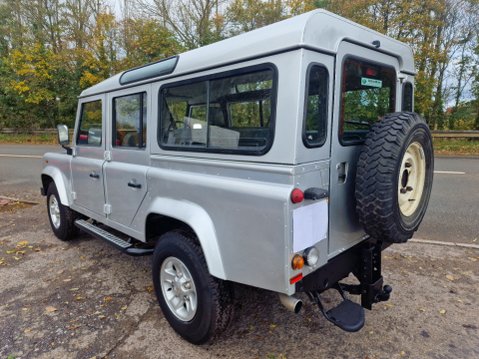 Land Rover Defender 110 TD5 STATION WAGON 3