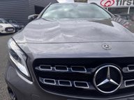 Mercedes-Benz GLA GLA 180 URBAN EDITION 8
