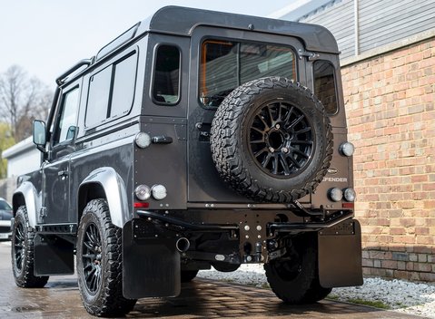 Land Rover Defender 90 XS Bowler 21