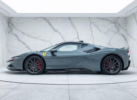 Ferrari SF90 Stradale ASSETTO FIORANO 7