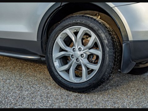 Land Rover Discovery Sport 2.0 Discovery Sport HSE TD4 Auto 4WD 5dr 40
