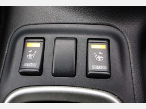 Nissan Navara 2.3 Navara Tekna dCi Auto 4WD 5dr 18
