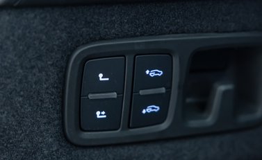 Lamborghini Urus S 38