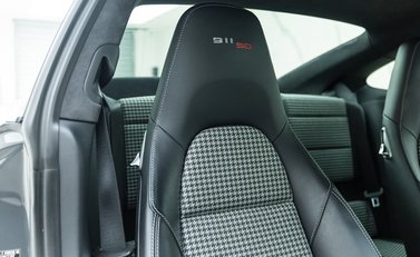 Porsche 911 50th Anniversary Edition (991) 12
