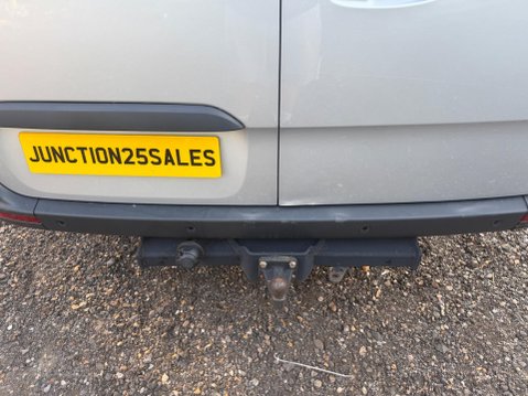Mercedes-Benz Sprinter 2.0 319 CDI HD Premium Panel Van 5dr Diesel G-Tronic RWD L2 H2 Euro 6 (s/s) 18