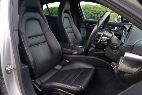 Porsche Panamera 4 E-Hybrid Platinum Edition 10