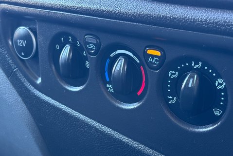 Ford Transit 350 Srw 170 ps Luton with Tail Lift - Air Con 17